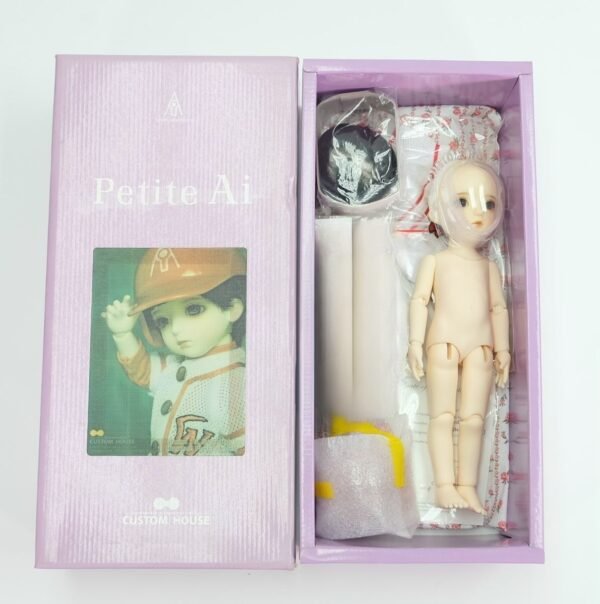 Custom House / Petite Ai / Baseball Player Uriel