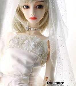 Dollmore / Lisa Head