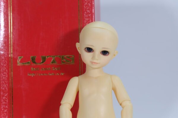 Luts / Mary (no make up)