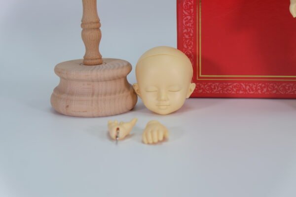 Luts / Mary (no make up)