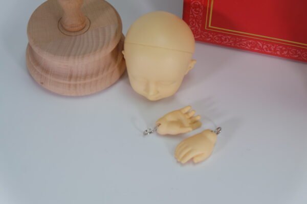 Luts / Mary (no make up)