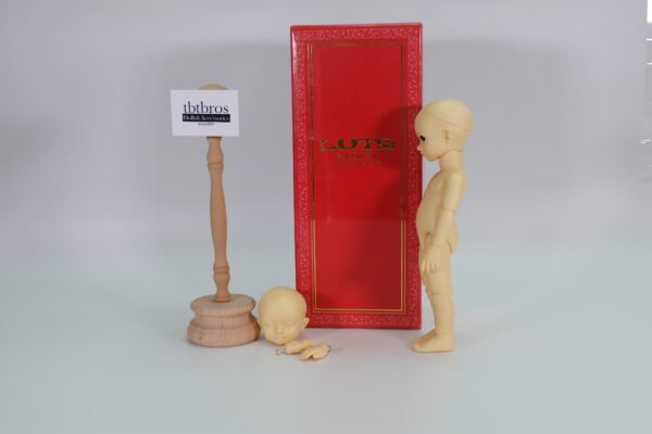 Luts / Mary (no make up)