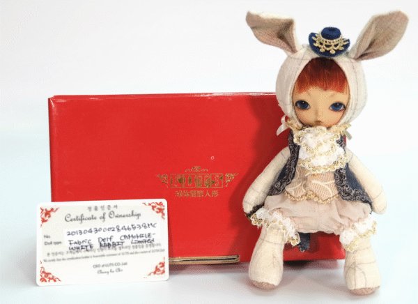 Luts / Fabric Delf Camomile / White Rabbit