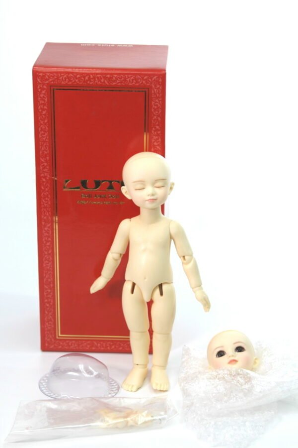 Luts / Mary (with extra sleeping head)
