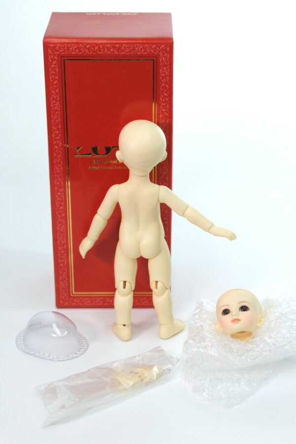 Luts / Mary (with extra sleeping head)