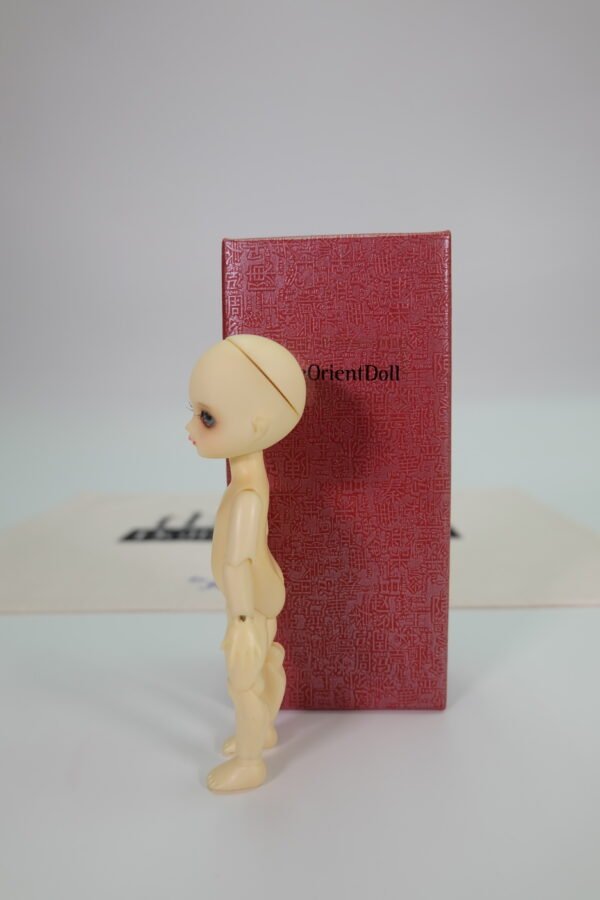 The Orient Doll / SO (human ear)