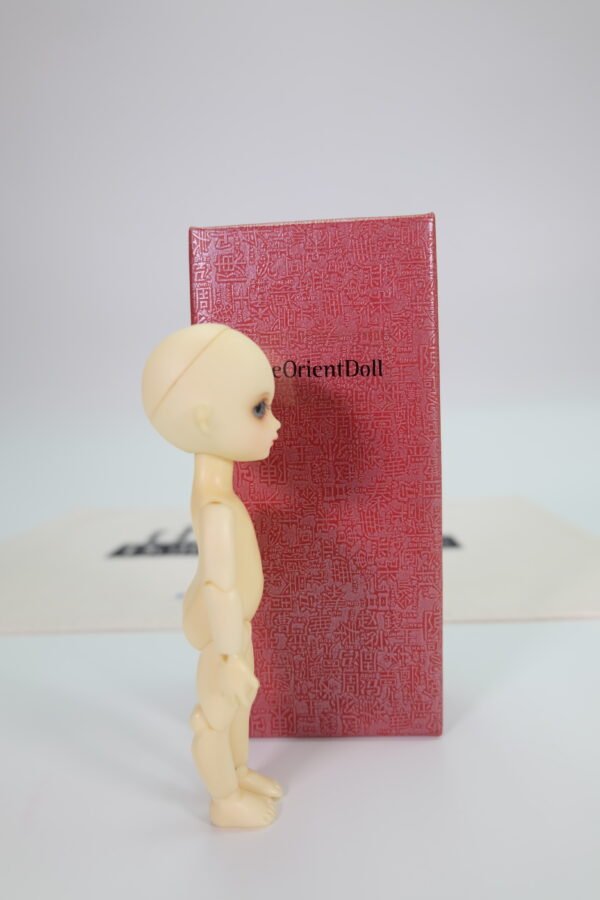 The Orient Doll / SO (human ear)
