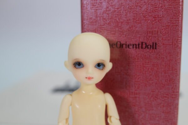 The Orient Doll / SO (human ear)