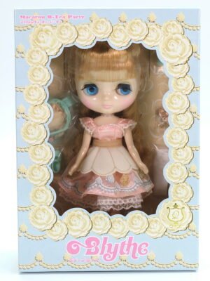 Middie Blythe / Macaron Q-tea Party
