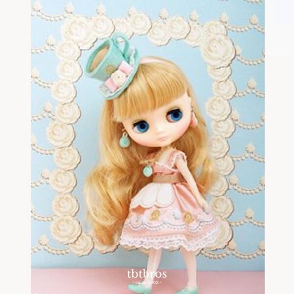 Middie Blythe / Macaron Q-tea Party