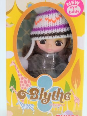 Petite Blythe / Berry Inspired By Paw Poncho #PBL-26
