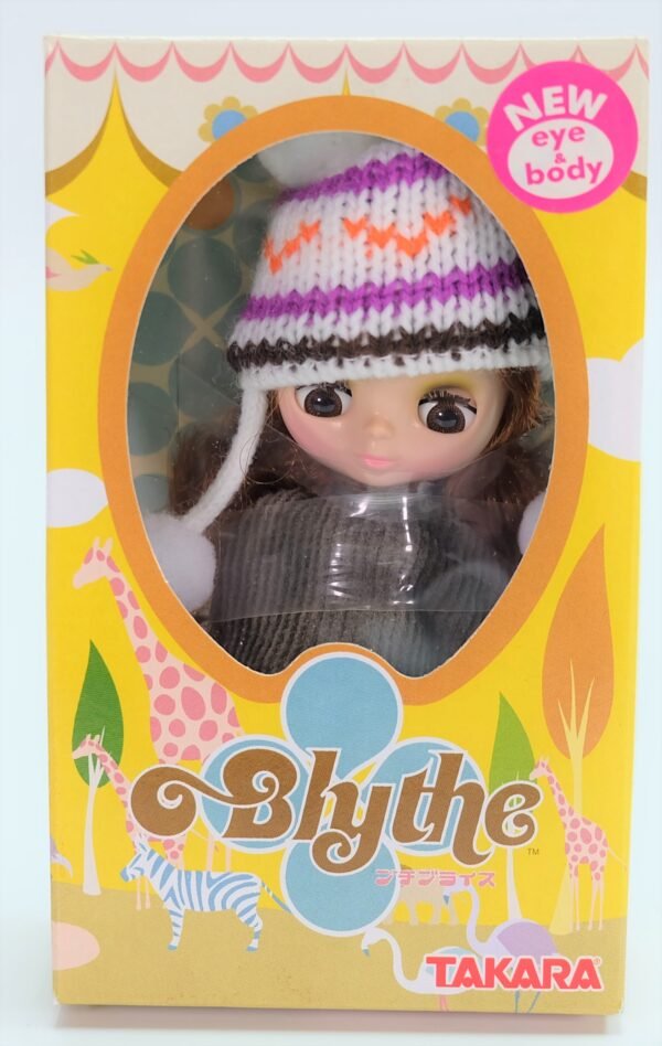 Petite Blythe / Berry Inspired By Paw Poncho #PBL-26